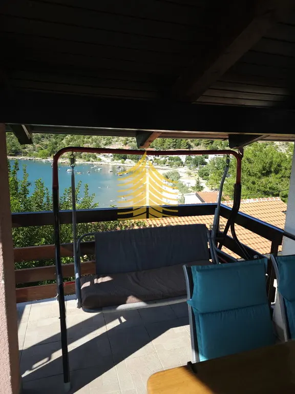 Kuća na prodaju – Obrovac, 300 m², 3-sobni