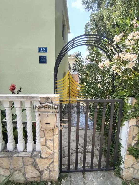 Kuća na prodaju – Karin, Obrovac, 250 m², 5-sobni – fotografija 2