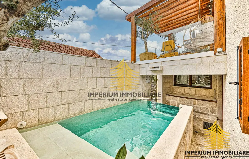 Kuća na prodaju – Okrug, 120 m², 3-sobni – fotografija 3