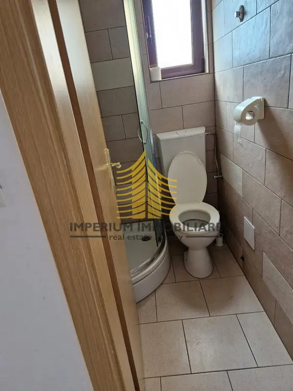 Kuća na prodaju – Okrug, 350 m², 19-sobni – fotografija 3