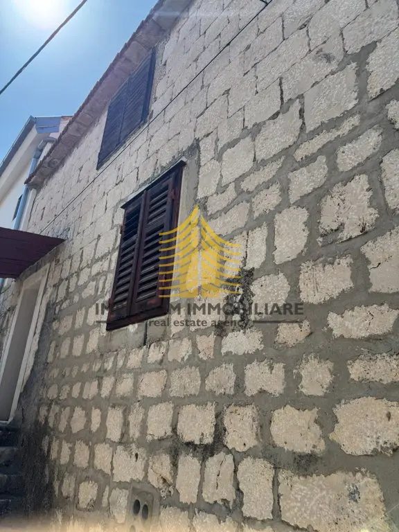 Kuća na prodaju – Okrug Gornji, Okrug, 110 m², 5-sobni – fotografija 4