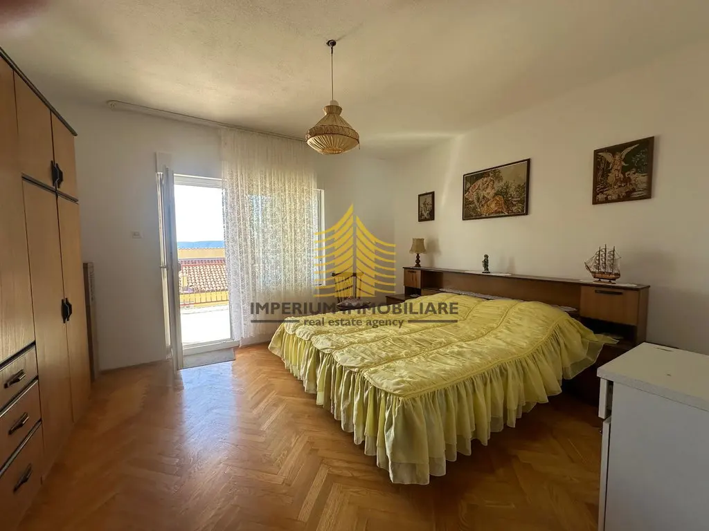 Kuća na prodaju – Okrug Gornji, Okrug, 120 m², 5-sobni – fotografija 4