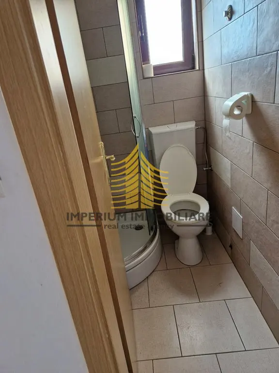 Kuća na prodaju – Okrug Gornji, Okrug, 306 m², 12-sobni – fotografija 5
