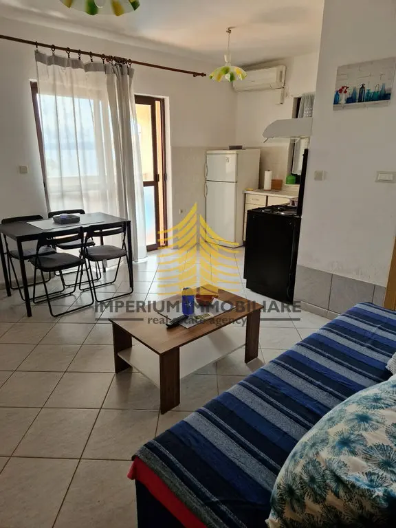 Kuća na prodaju – Okrug Gornji, Okrug, 306 m², 12-sobni