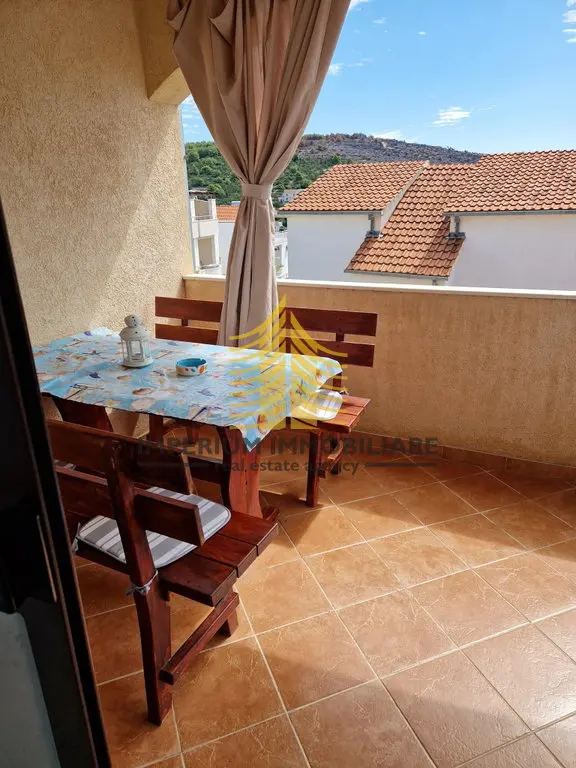 Kuća na prodaju – Okrug Gornji, Okrug, 306 m², 12-sobni – fotografija 6