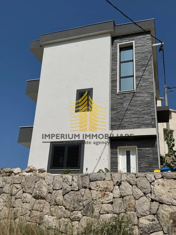 Kuća na prodaju – Omiš, 108 m², 3-sobni – fotografija 5