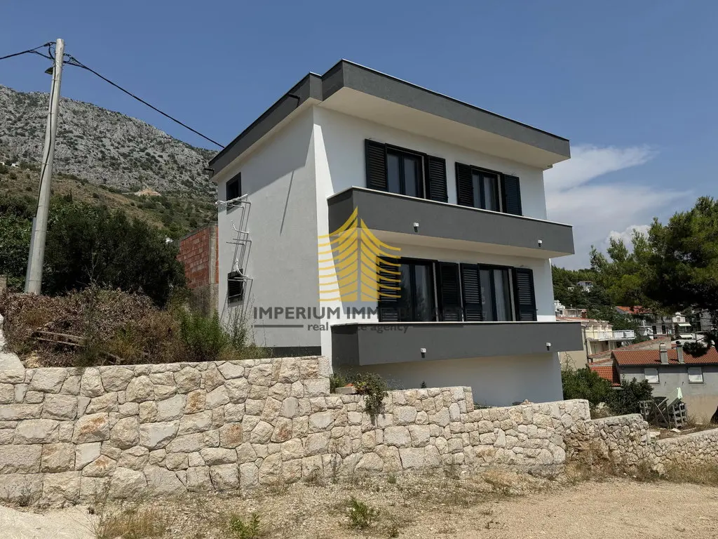 Kuća na prodaju – Omiš, 108 m², 3-sobni