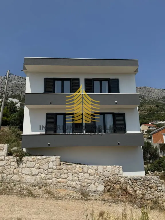 Kuća na prodaju – Omiš, 108 m², 3-sobni – fotografija 3
