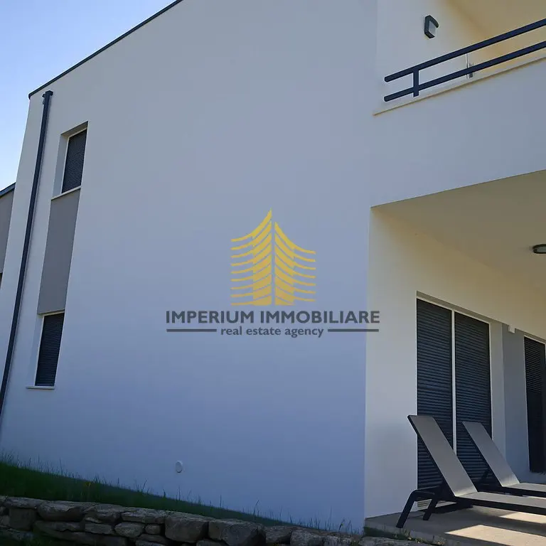 Kuća na prodaju – Omiš, 173,19 m², 4-sobni – fotografija 4