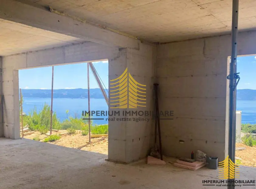 Kuća na prodaju – Omiš, 250 m², 4-sobni – fotografija 5