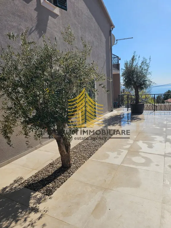 Kuća na prodaju – Podstrana, 200 m², 5-sobni – fotografija 4