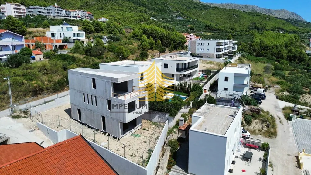 Kuća na prodaju – Podstrana, 218 m², 6-sobni – fotografija 2