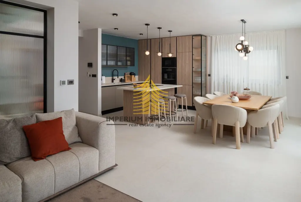 Kuća na prodaju – Podstrana, 244 m², 7-sobni – fotografija 5