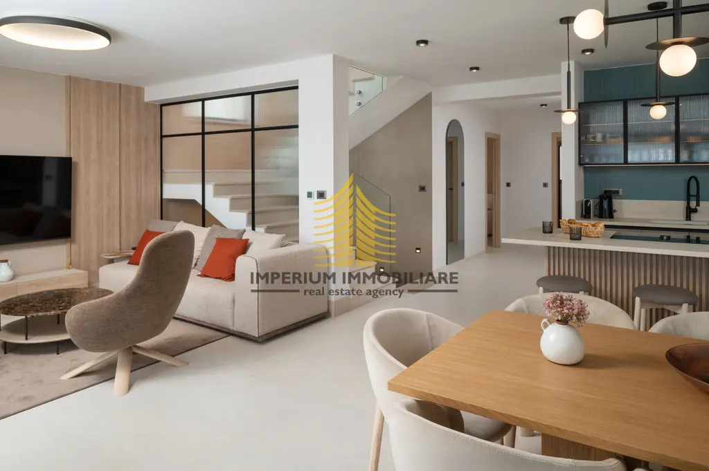 Kuća na prodaju – Podstrana, 244 m², 7-sobni – fotografija 3