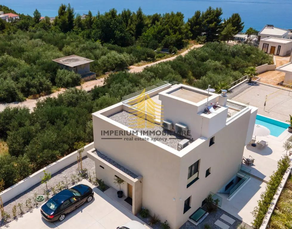 Kuća na prodaju – Podstrana, 300 m², 5-sobni – fotografija 4