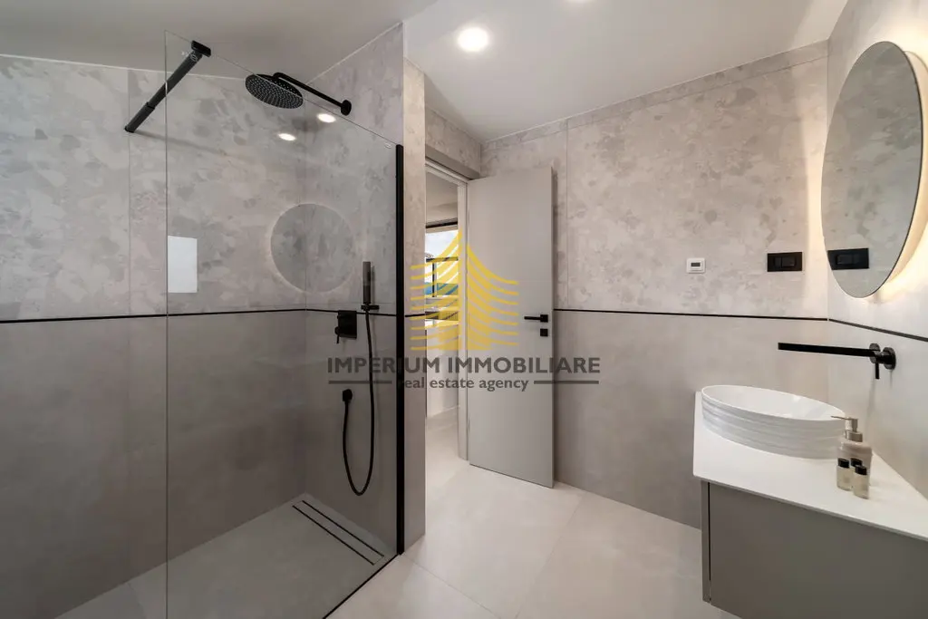 Kuća na prodaju – Podstrana, 300 m², 6-sobni – fotografija 6