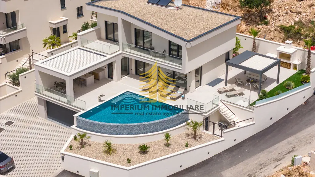 Kuća na prodaju – Podstrana, 300 m², 7-sobni – fotografija 3
