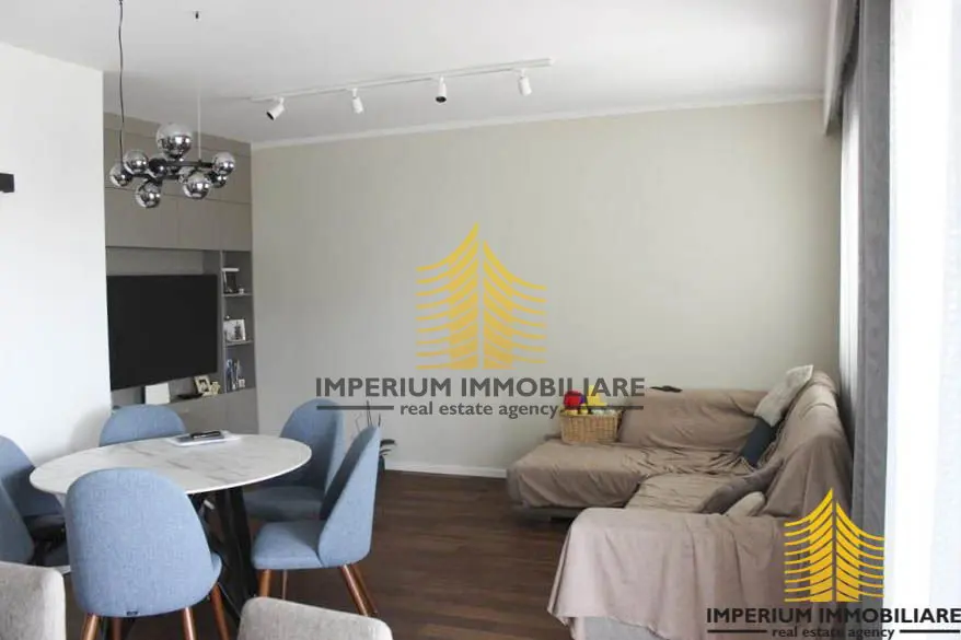 Kuća na prodaju – Podstrana, 500 m², 10-sobni – fotografija 3