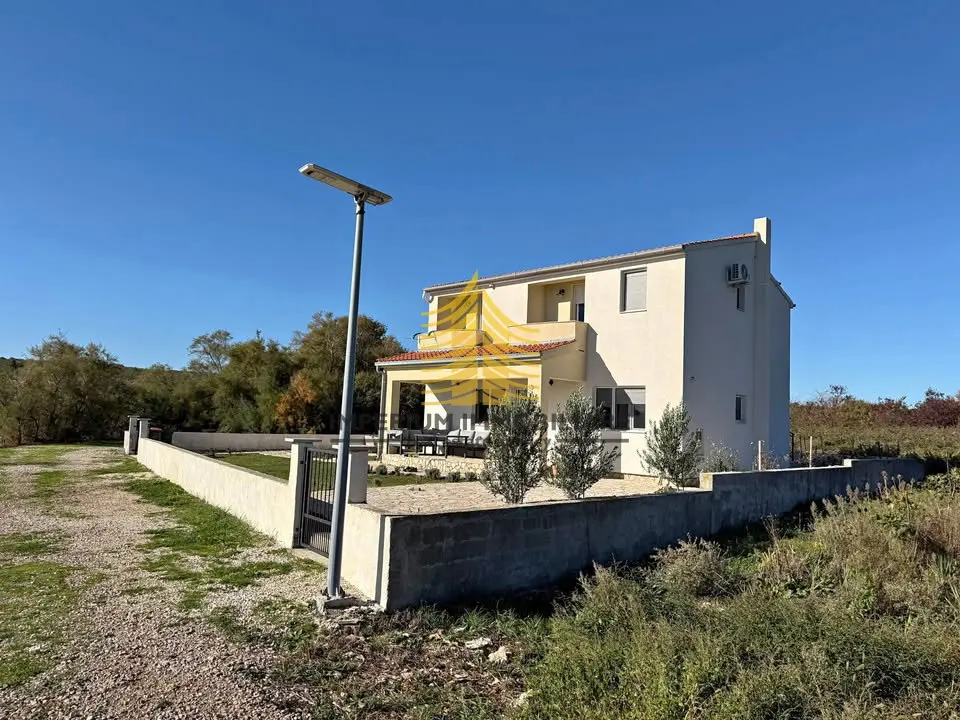 Kuća na prodaju – Posedarje, 190 m², 4-sobni – fotografija 6
