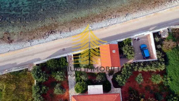 Kuća na prodaju – Ugljan, Preko, 92 m², 3-sobni
