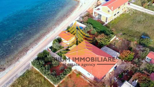 Kuća na prodaju – Ugljan, Preko, 92 m², 3-sobni – fotografija 2