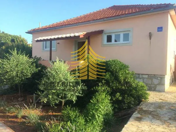 Kuća na prodaju – Ugljan, Preko, 92 m², 3-sobni – fotografija 3