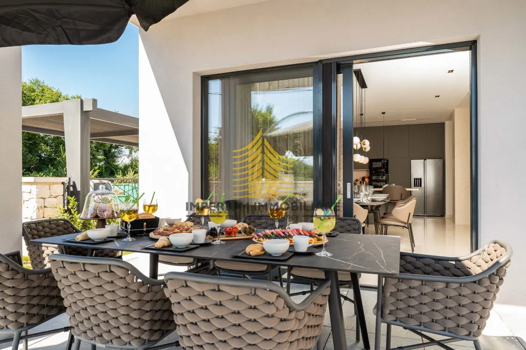 Kuća na prodaju – Privlaka (Dalmacija), Privlaka, 450 m², 5-sobni – fotografija 3