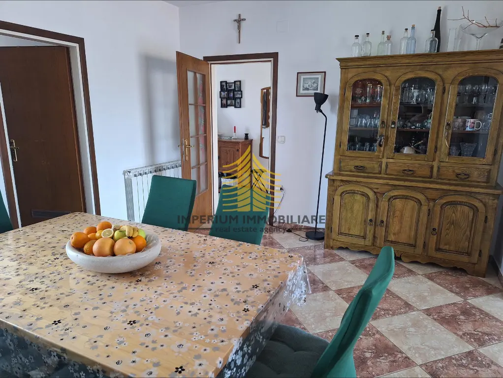 Kuća na prodaju – Valmade, Pula, 556 m², 4-sobni – fotografija 4