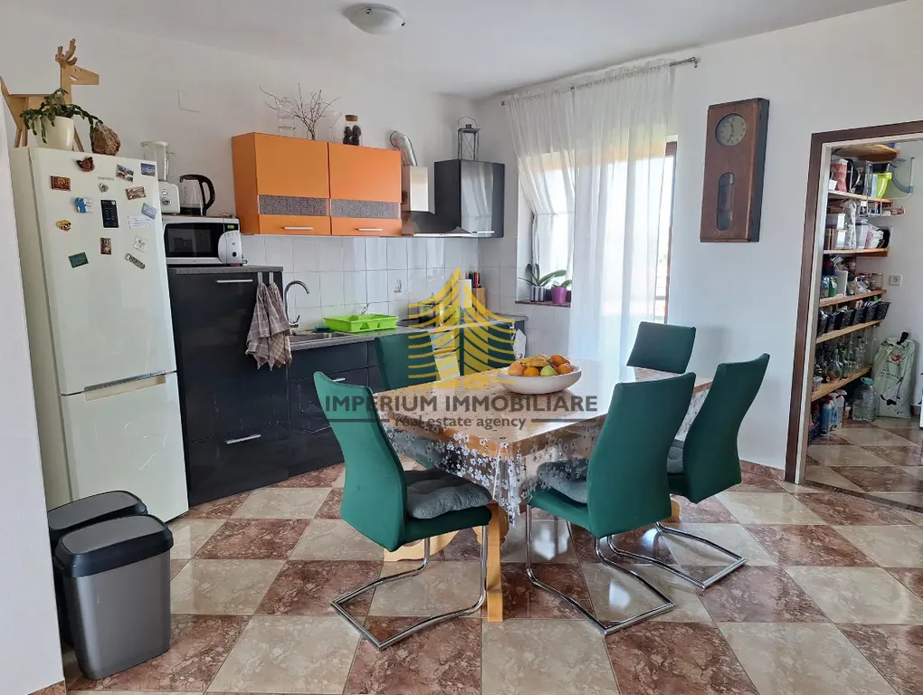 Kuća na prodaju – Valmade, Pula, 556 m², 4-sobni – fotografija 3