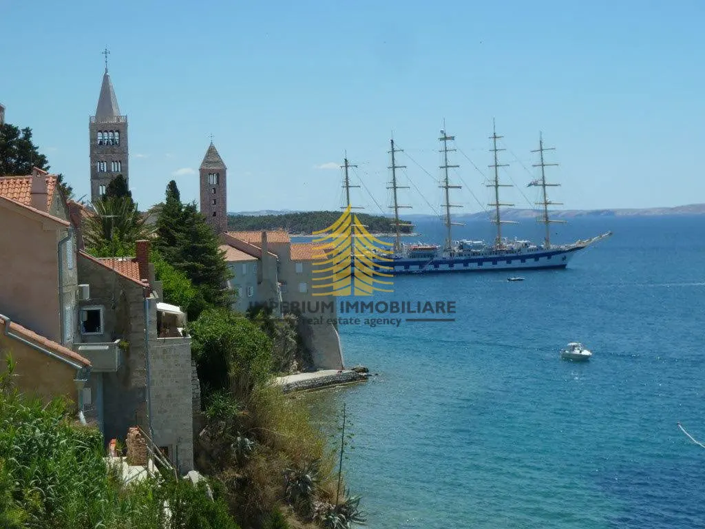 Kuća na prodaju – Rab, 240 m², 4-sobni