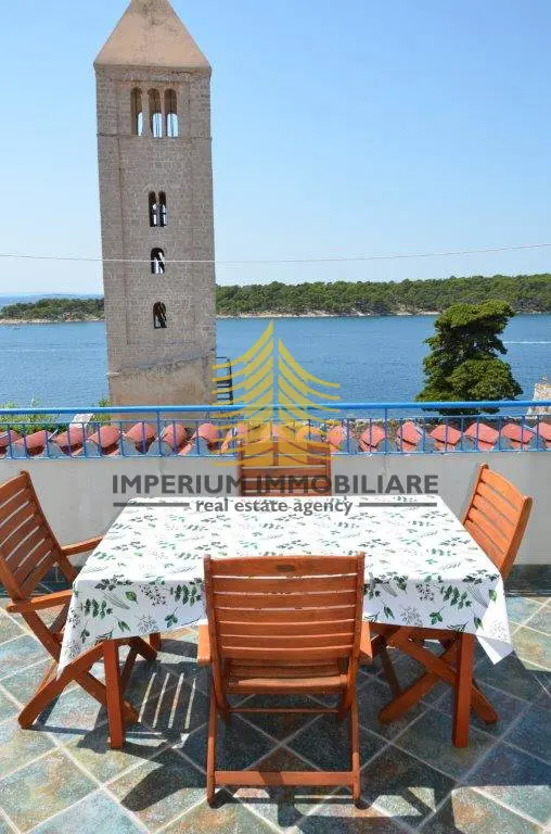 Kuća na prodaju – Rab, 240 m², 4-sobni – fotografija 2