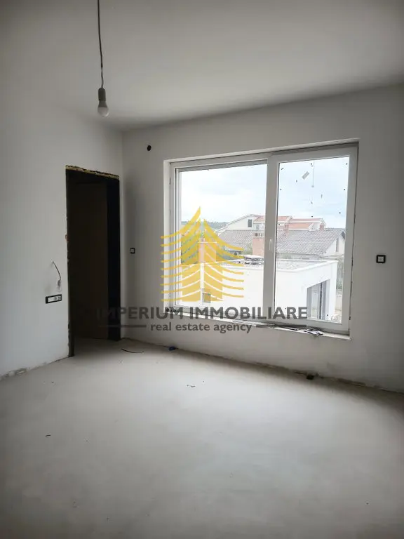 Kuća na prodaju – Ražanac, 225 m², 6-sobni – fotografija 2