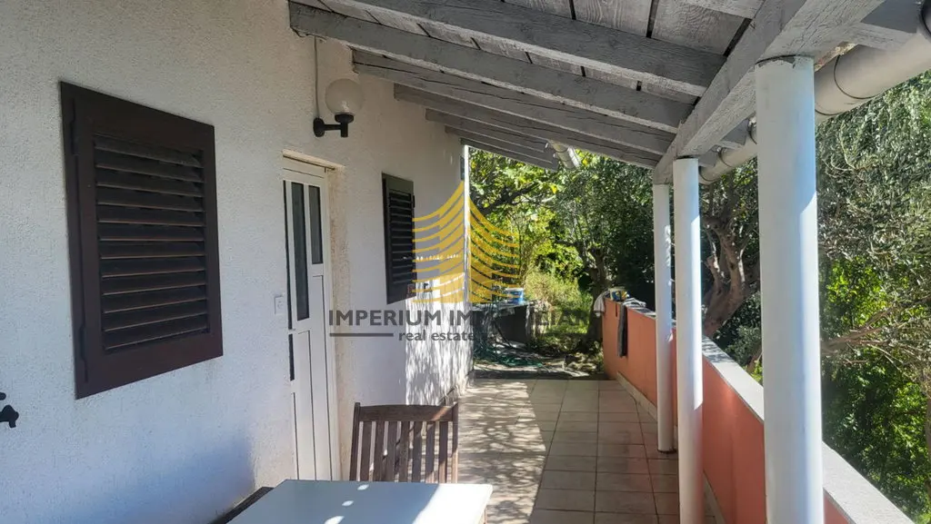 Kuća na prodaju – Ražanac, 75 m², 2-sobni