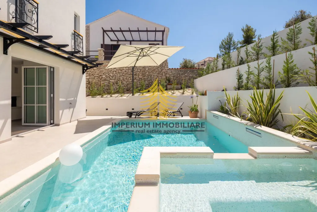 Kuća na prodaju – Rogoznica, 407,32 m², 20-sobni – fotografija 6