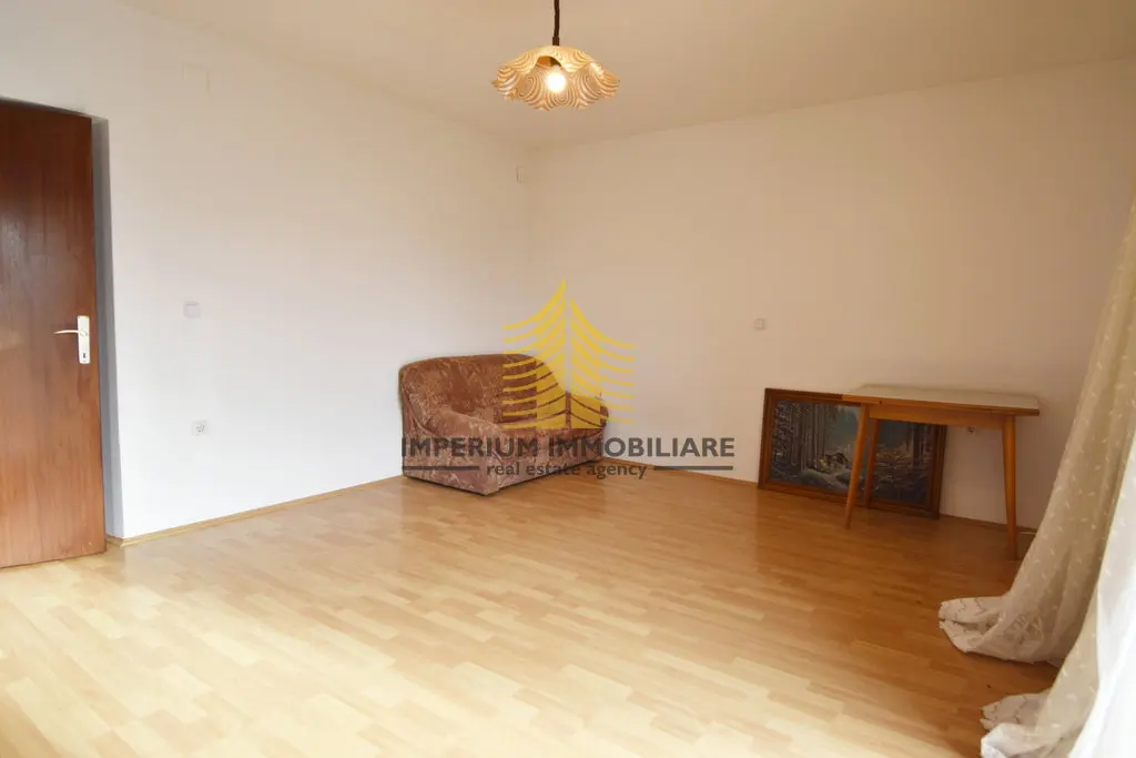 Kuća na prodaju – Samobor, 200 m², 6-sobni – fotografija 4