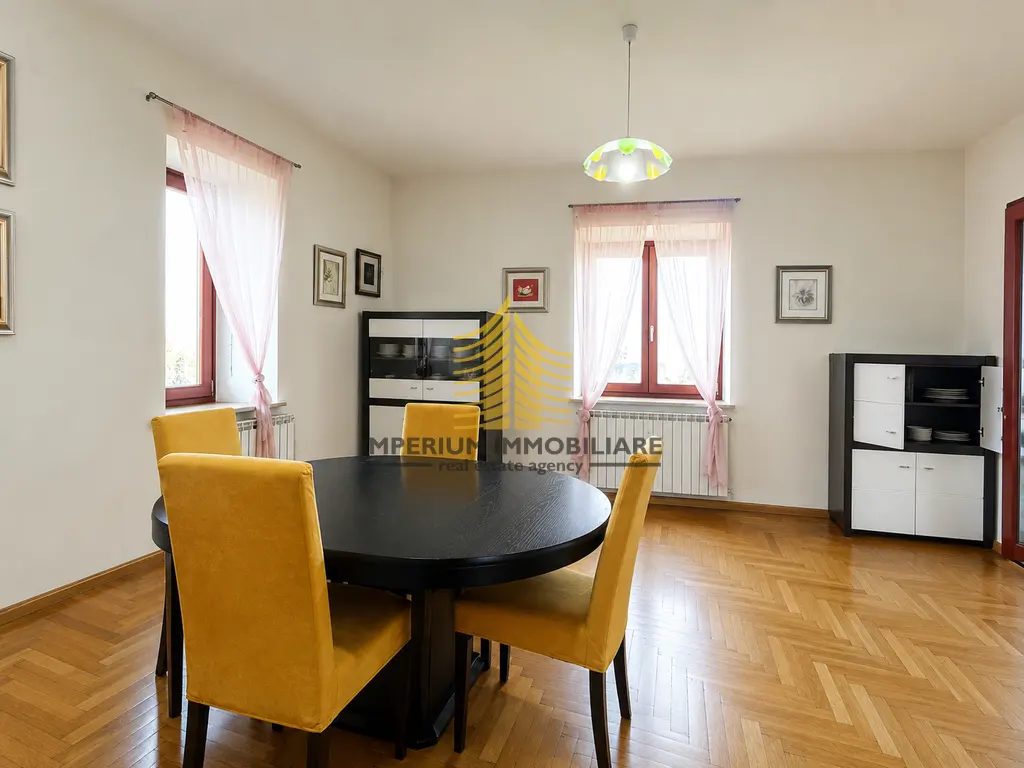 Kuća na prodaju – Samobor, 553 m², 10-sobni – fotografija 2