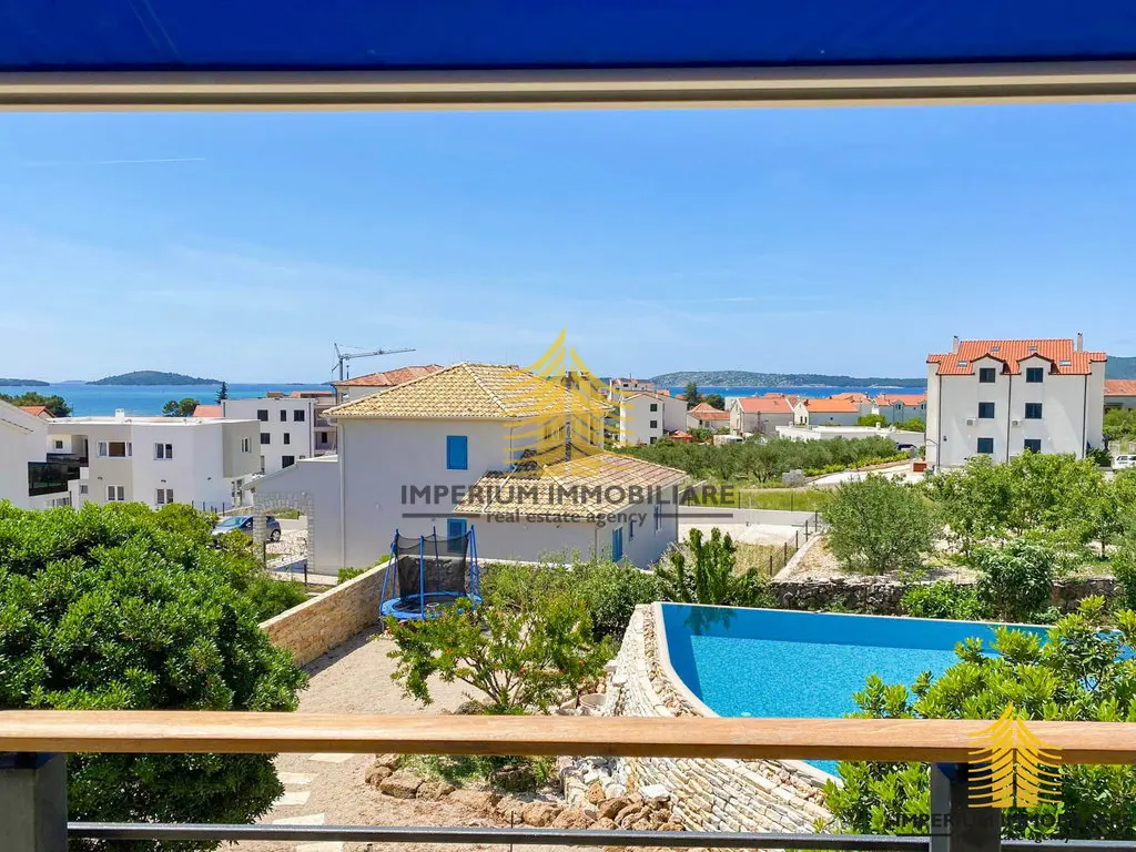 Kuća na prodaju – Šibenik, 340 m², 5-sobni – fotografija 2