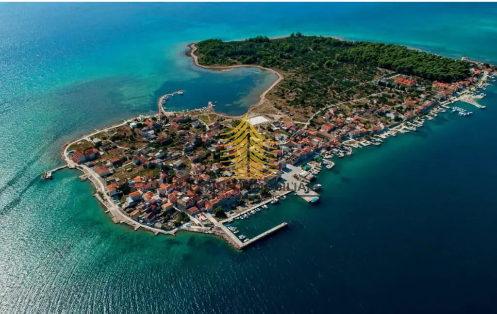 Kuća na prodaju – Šibenik, Šibenik-okolica, 160 m², 3-sobni