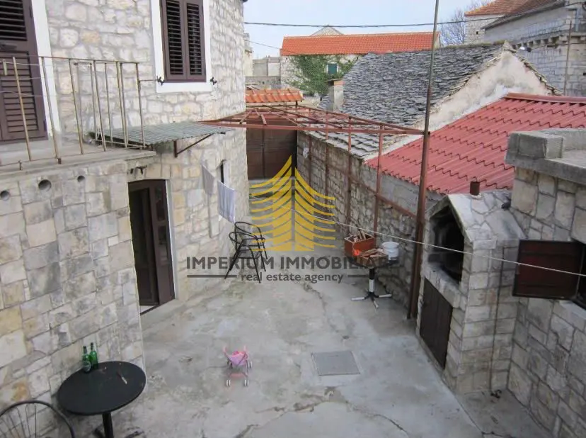 Kuća na prodaju – Grohote, Šolta, 60 m², 2-sobni – fotografija 2