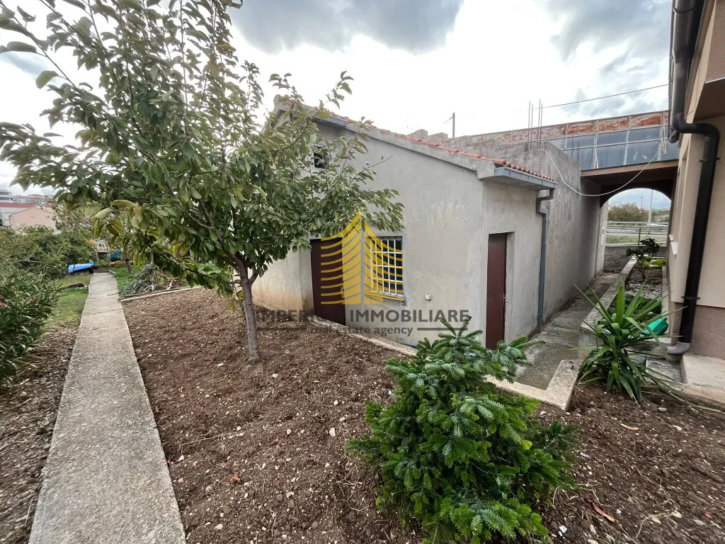 Kuća na prodaju – Mejaši, Split, 192 m², 3-sobni – fotografija 4