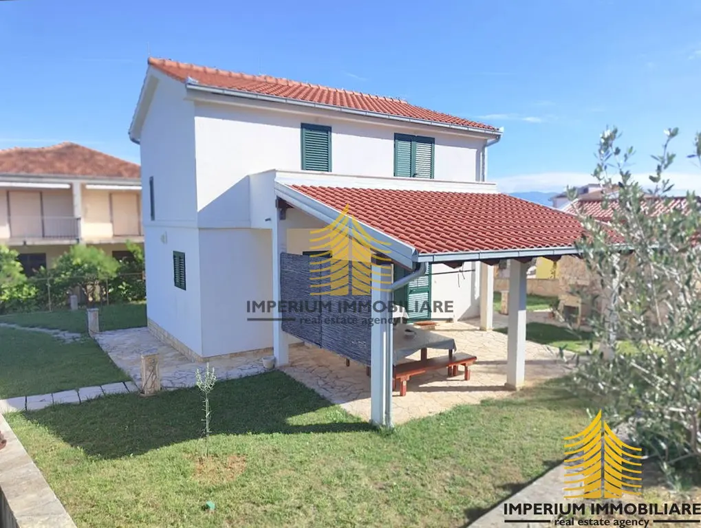 Kuća na prodaju – Slatine, Split, 120 m², 4-sobni – fotografija 2