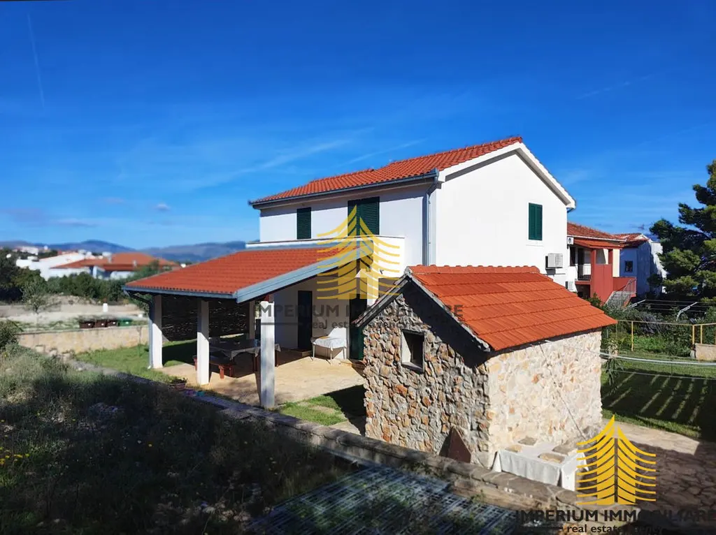 Kuća na prodaju – Slatine, Split, 120 m², 4-sobni