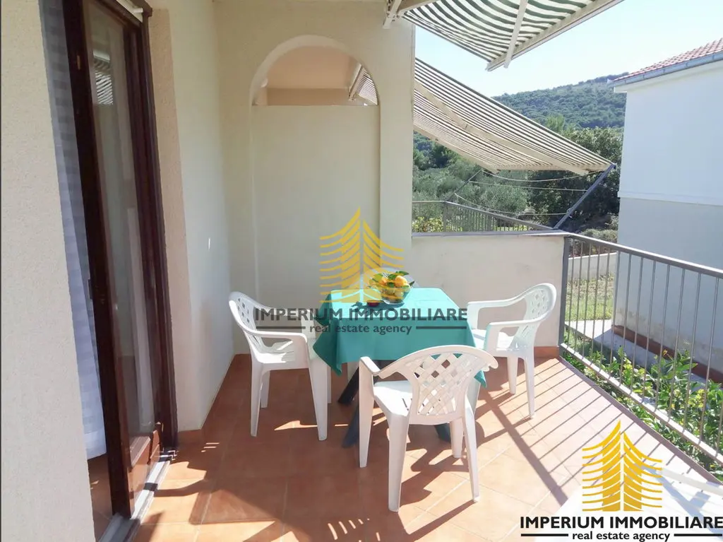 Kuća na prodaju – Slatine, Split, 170 m², 8-sobni – fotografija 2