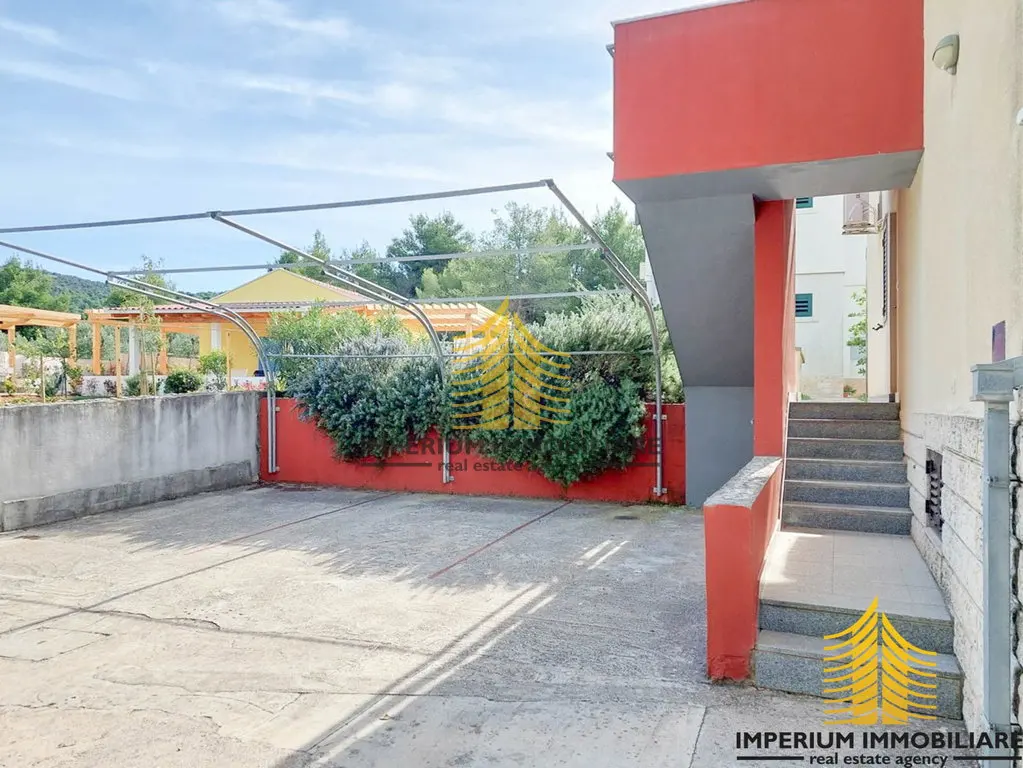 Kuća na prodaju – Slatine, Split, 170 m², 8-sobni – fotografija 3