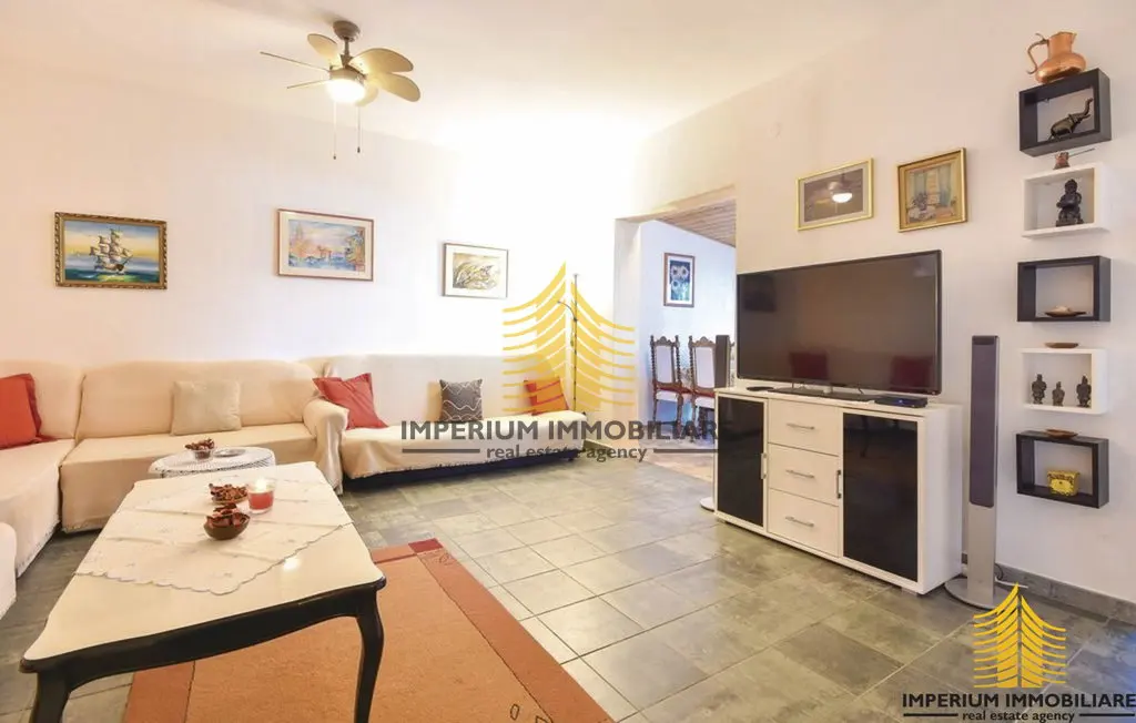 Kuća na prodaju – Slatine, Split, 230 m², 6-sobni