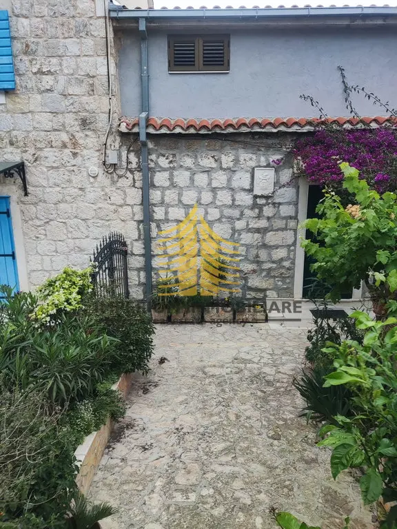 Kuća na prodaju – Varoš, Split, 45,88 m², 2-sobni