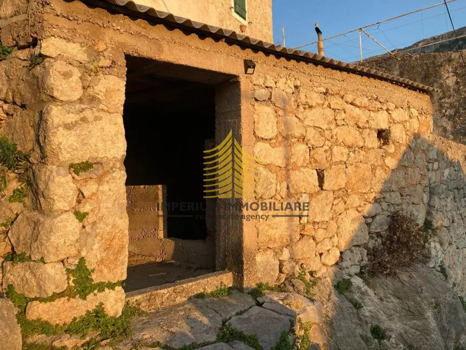 Kuća na prodaju – Vrisnik, Split, 104 m², 4-sobni – fotografija 2