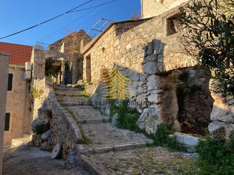 Kuća na prodaju – Vrisnik, Split, 104 m², 4-sobni – fotografija 5