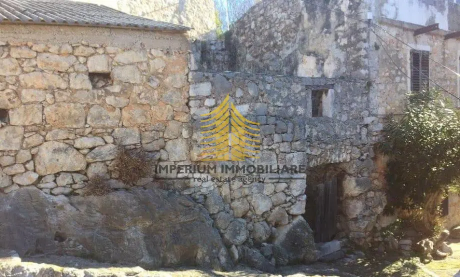 Kuća na prodaju – Vrisnik, Split, 104 m², 4-sobni – fotografija 4