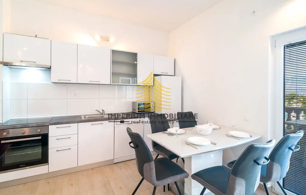 Kuća na prodaju – Splitska, 480 m², 12-sobni – fotografija 3